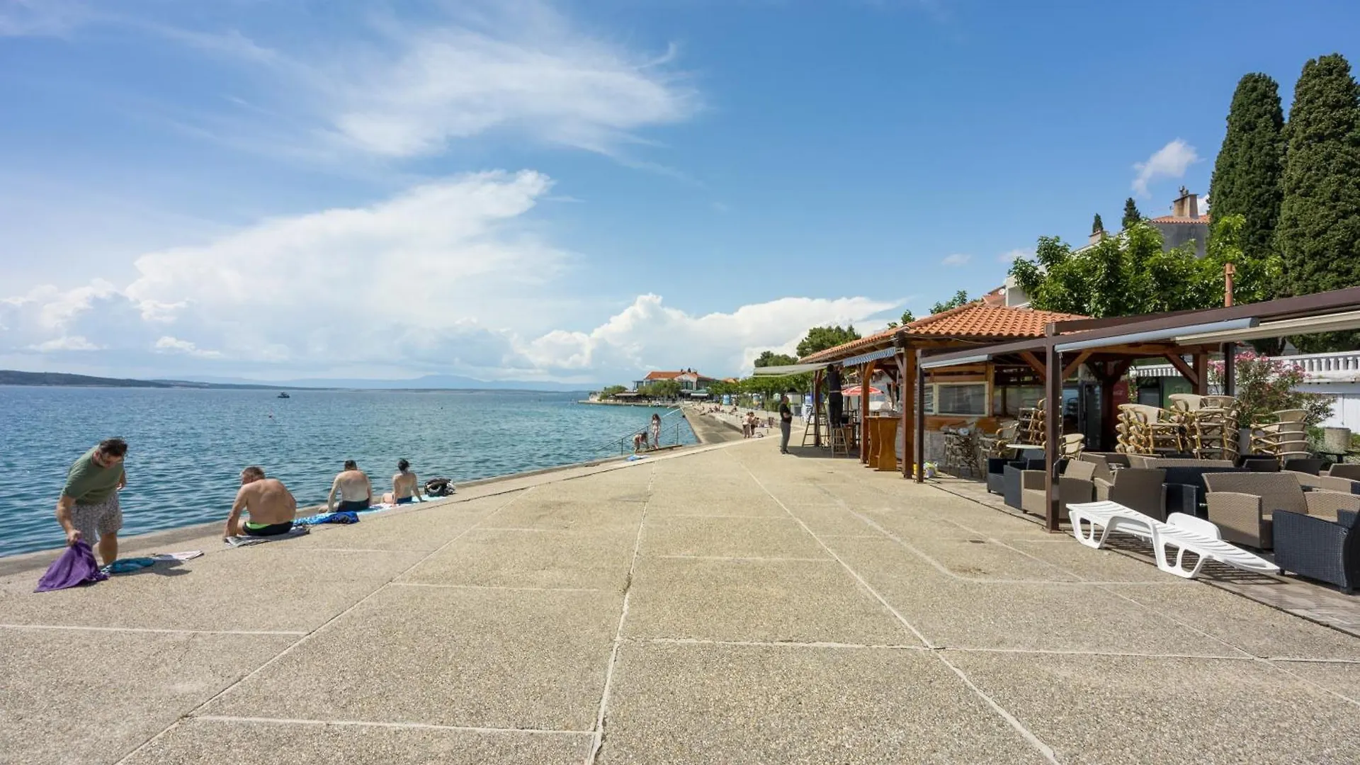 Apartments With A Parking Space Selce, Crikvenica - 23193 0*, Selce Croatie